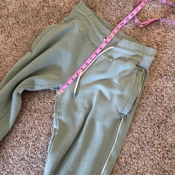 Cotopaxi Women's Sweatpant in Green Silver Leaf size Medium - Picture 10 of 12